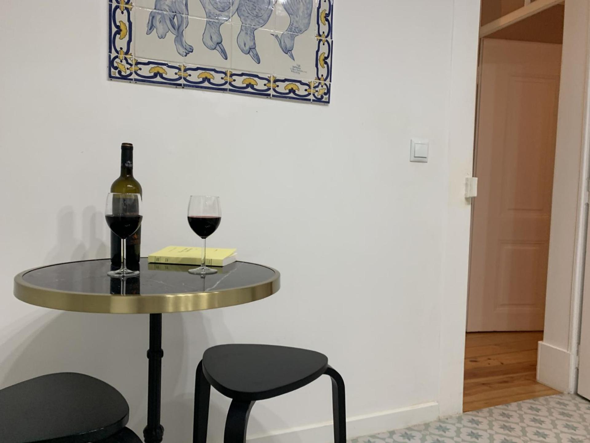 Historical Center, Large 2 Bedroom Apartment, Bright & Stylish Apartamento *